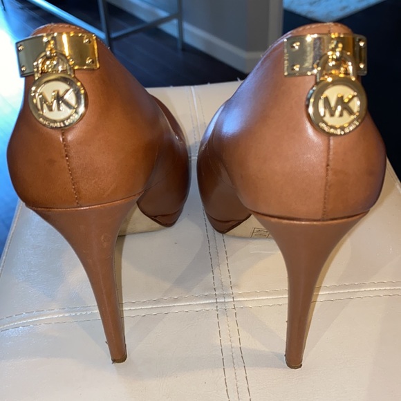 Michael Kors Brown Pump Heels - Picture 3 of 5